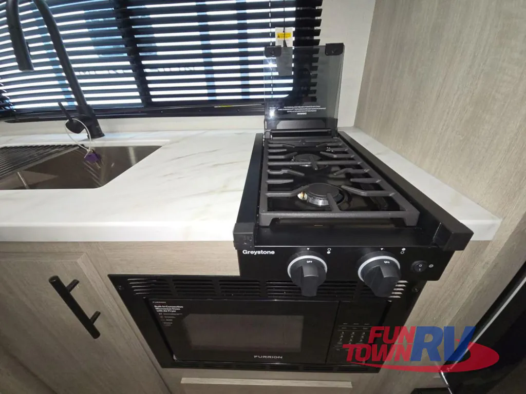 2027 East to West Della Terra 280BH, Photos photo 13