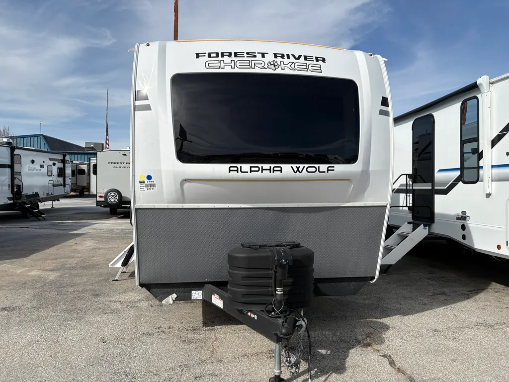 2026 Forest River Cherokee Alpha Wolf 21RB, Photos photo 2