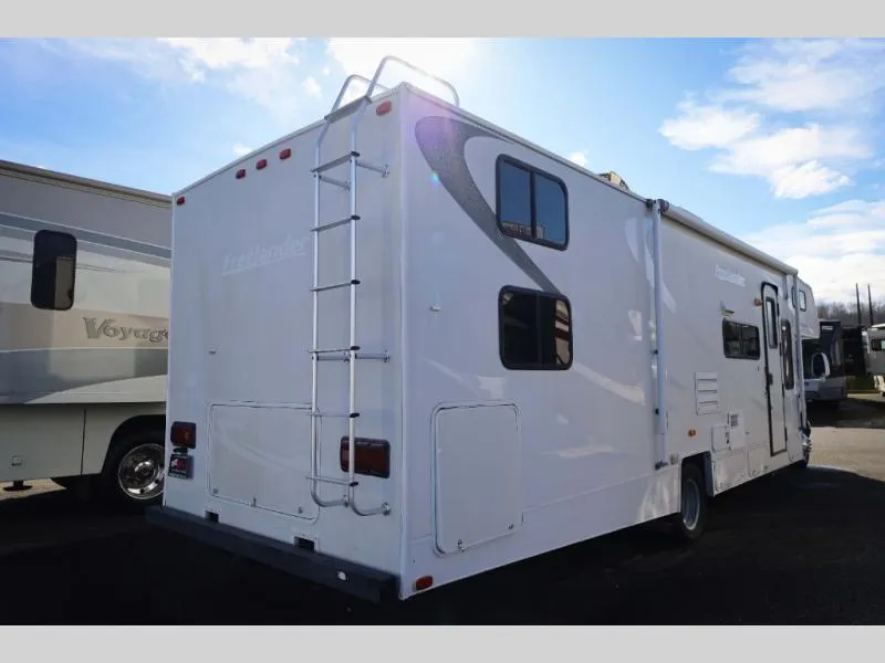 2008 Coachmen RV Freelander 3150SS - Photo 4
