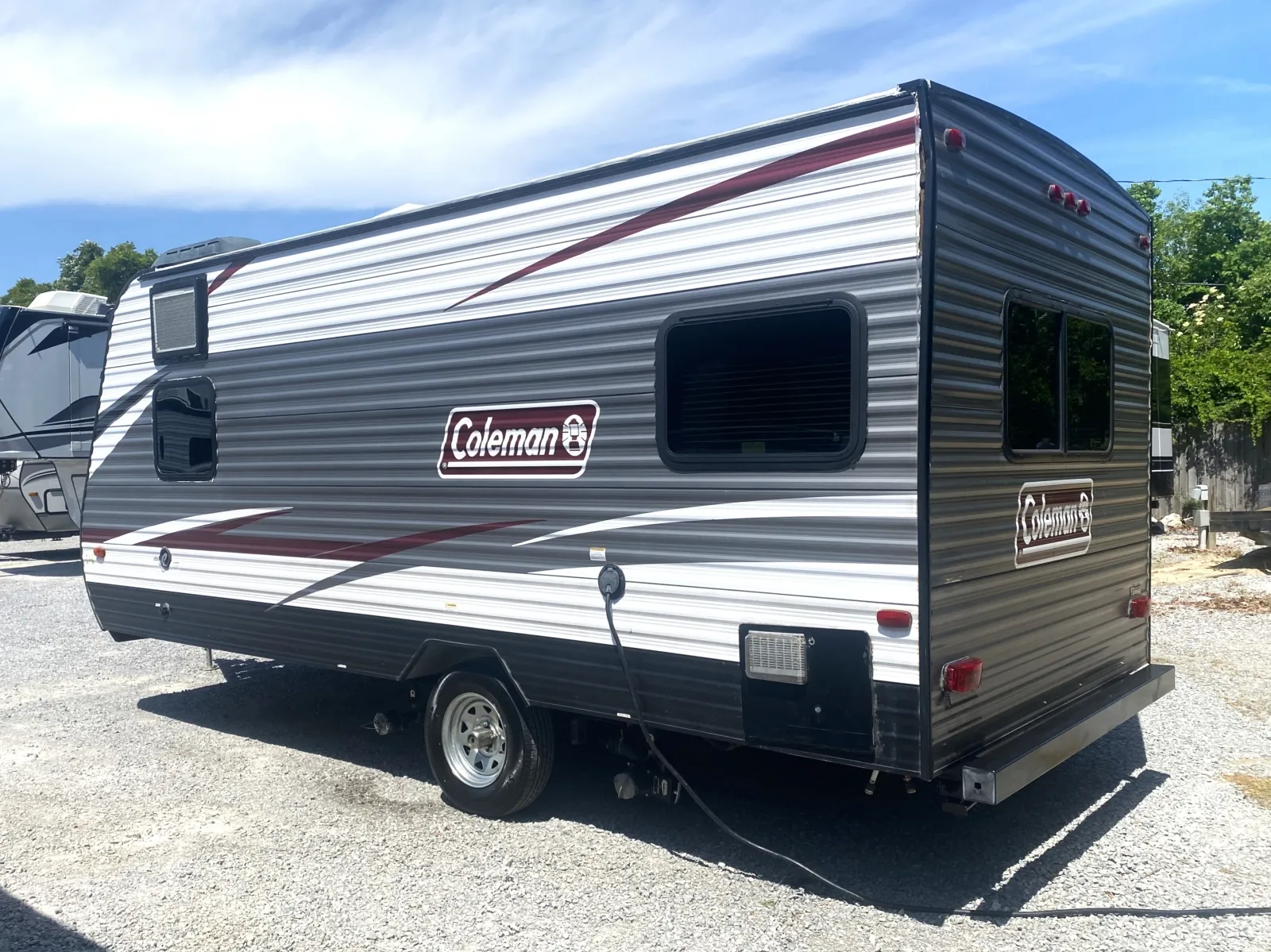 2019 Coleman LANTERN 17RD - Photo 2
