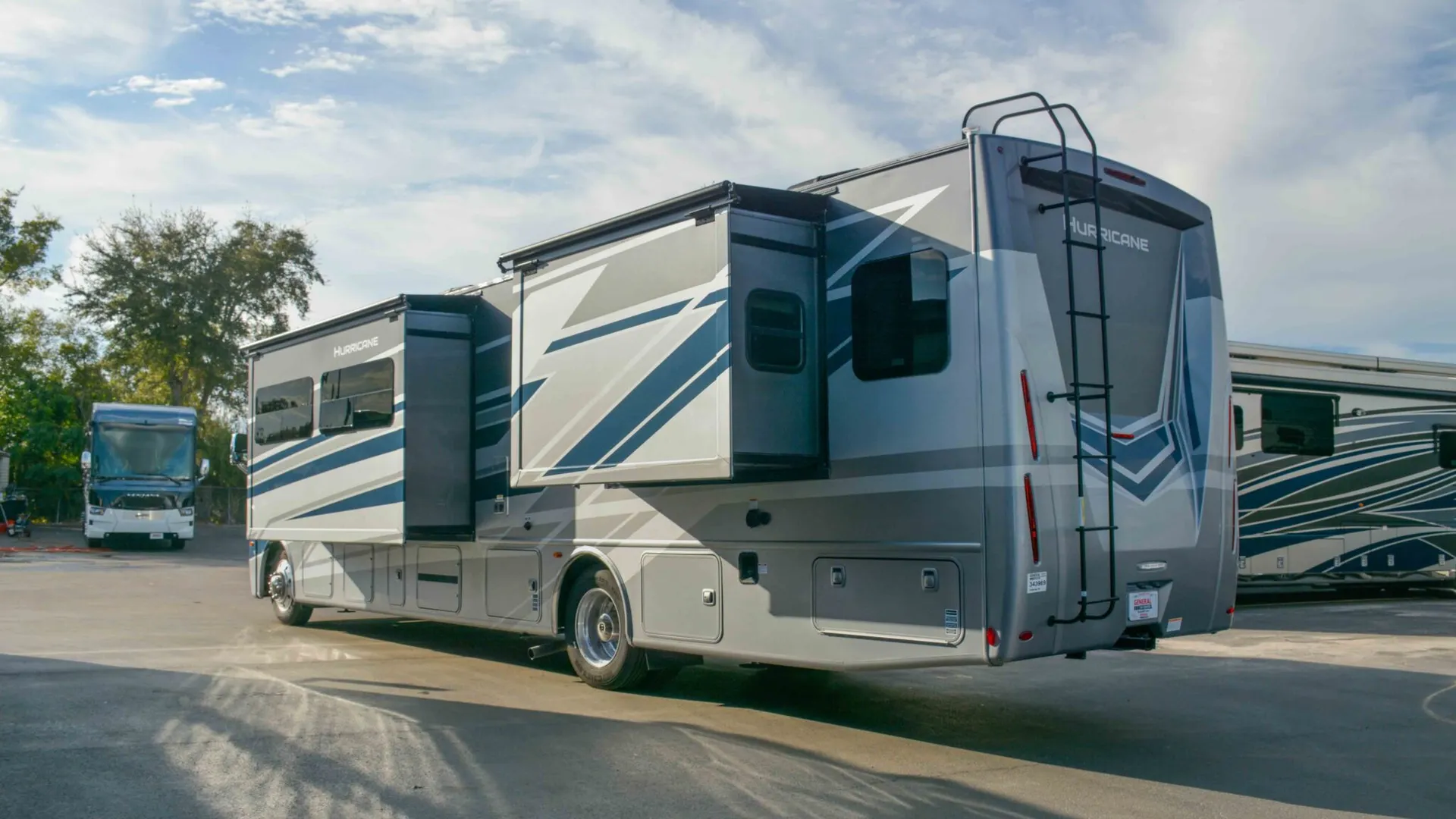 2026 Thor Motor Coach Hurricane 36H - Photo 4