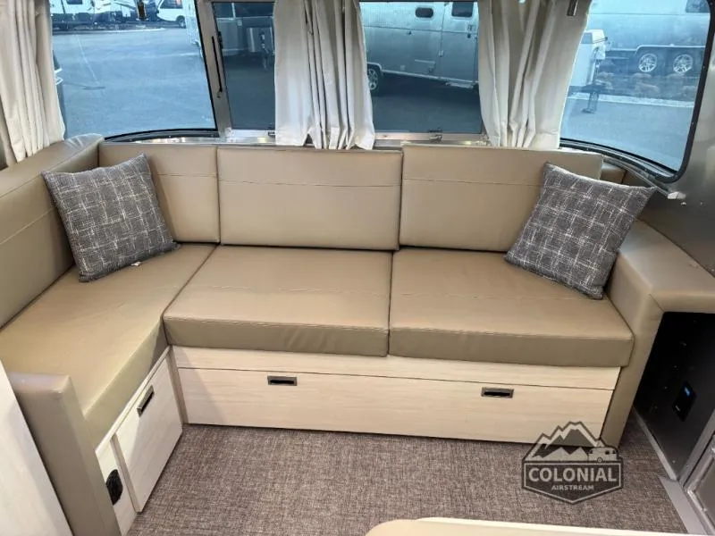 2026 Airstream Flying Cloud 28RB - Photo 4