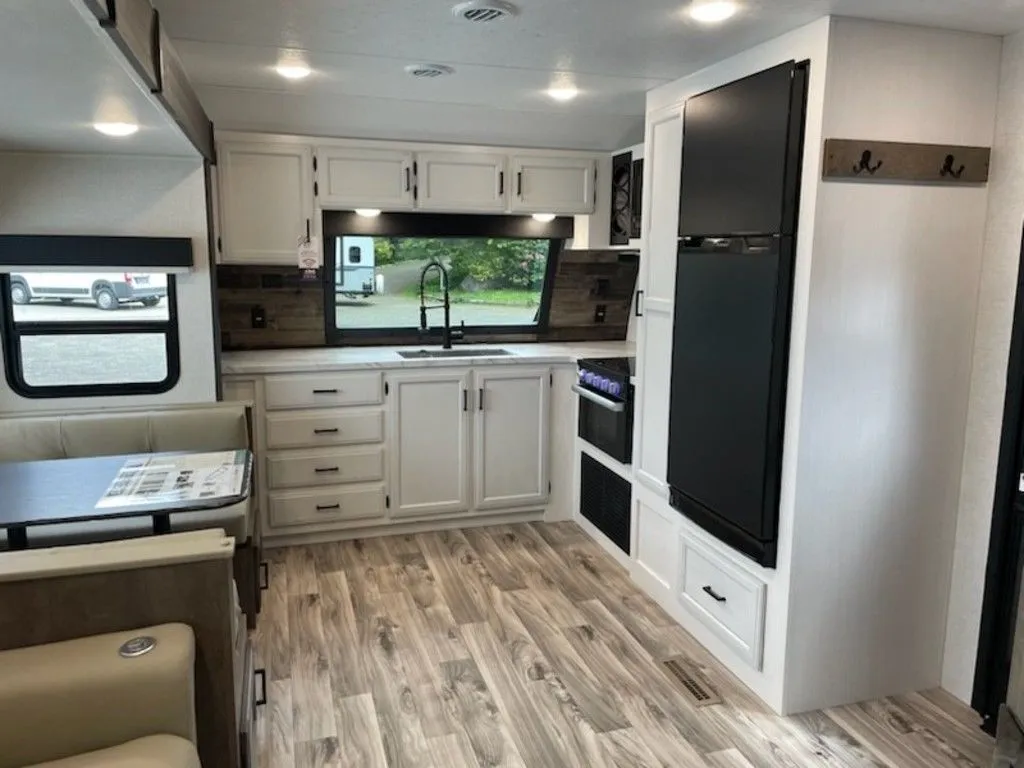 2024 Venture RV SportTrek 251VFK FRONT KITCHEN W/ SLIDE! - Photo 2