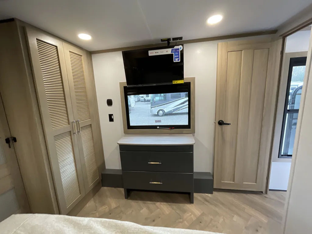 2026 Keystone Raptor 441, Photos photo 13