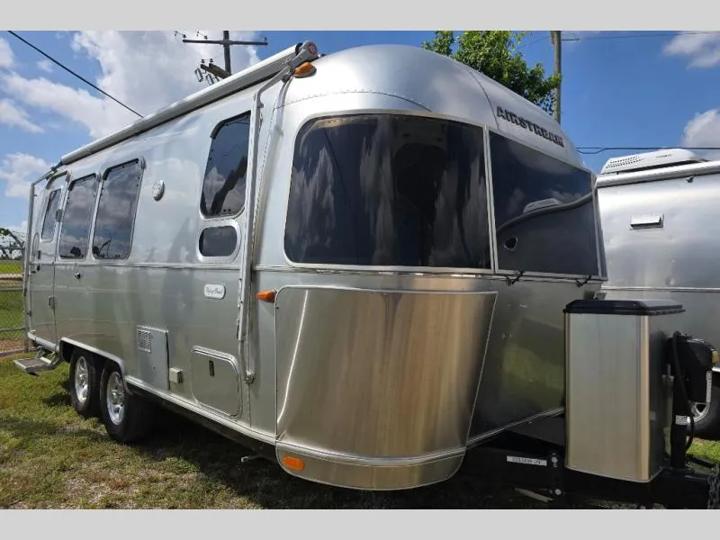 2020 Airstream Flying Cloud 23FB - Photo 2