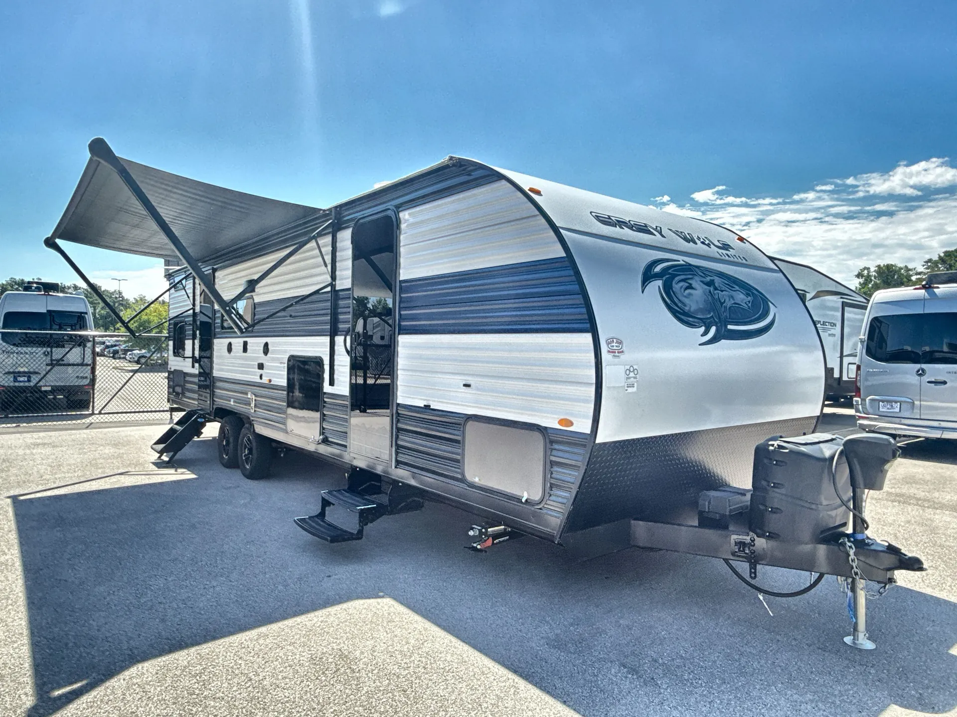 2023 Forest River Cherokee Grey Wolf 27DBH - Photo 2