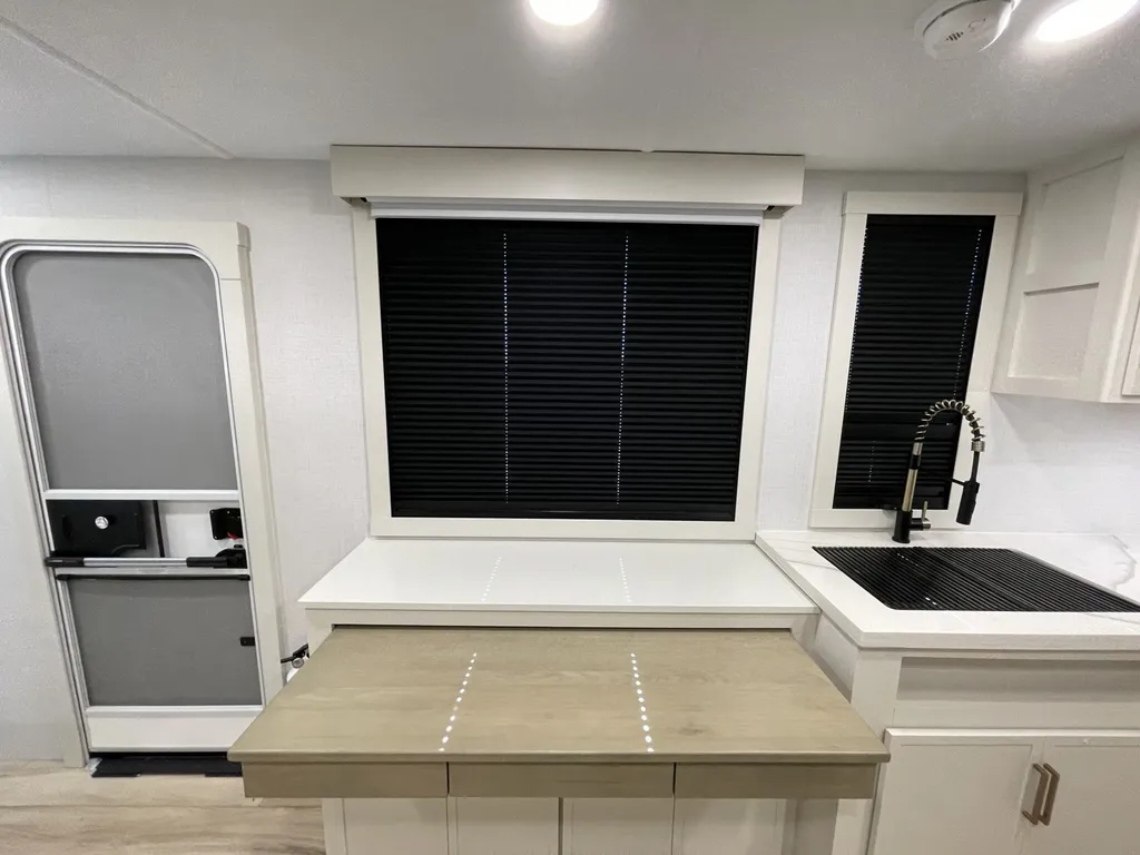 2025 Brinkley MODEL I 275, Photos photo 61