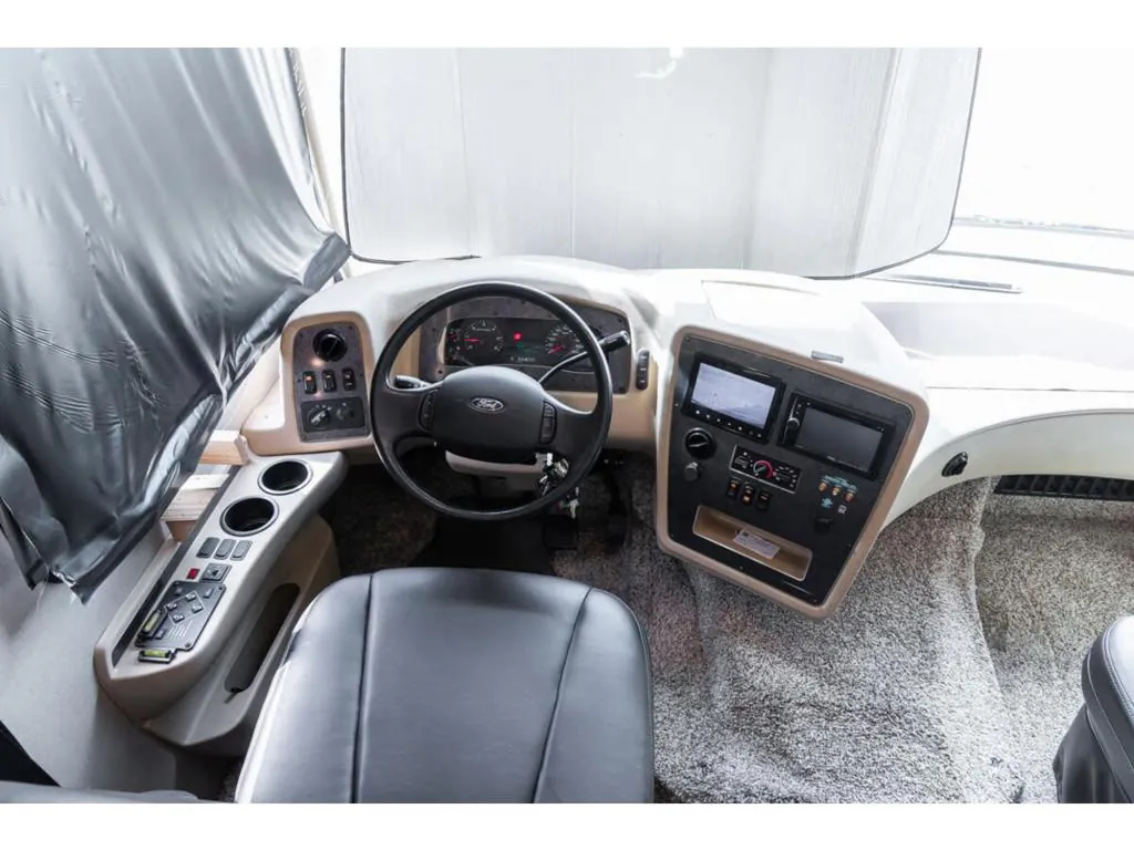 2015 Newmar Canyon Star 3921, Photos photo 26