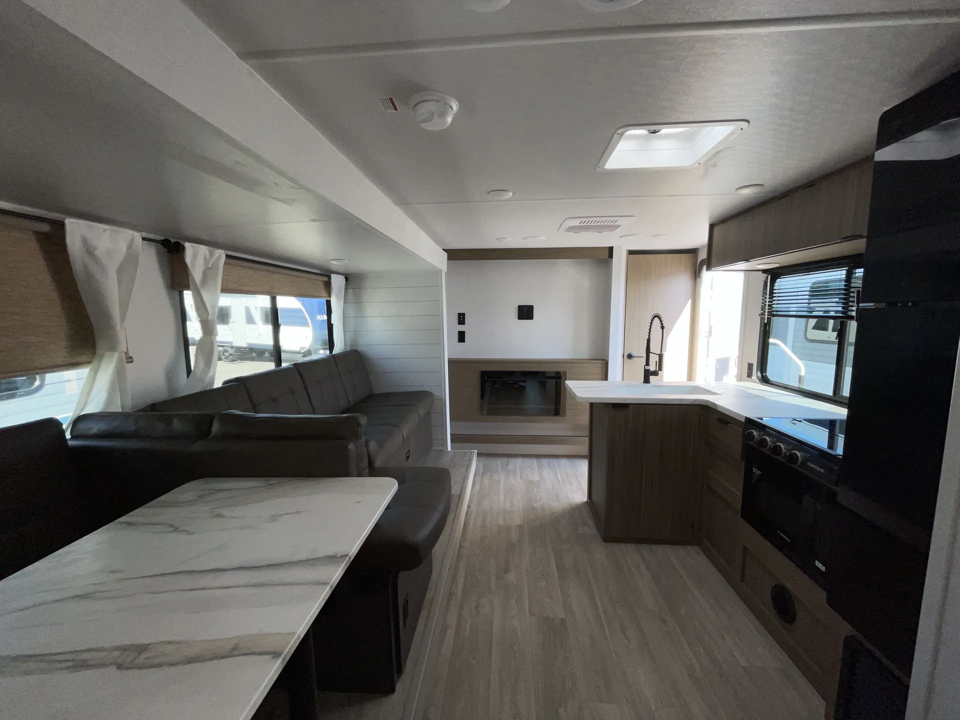 2027 Forest River Salem Cruise Lite 28VBXL — living area main
