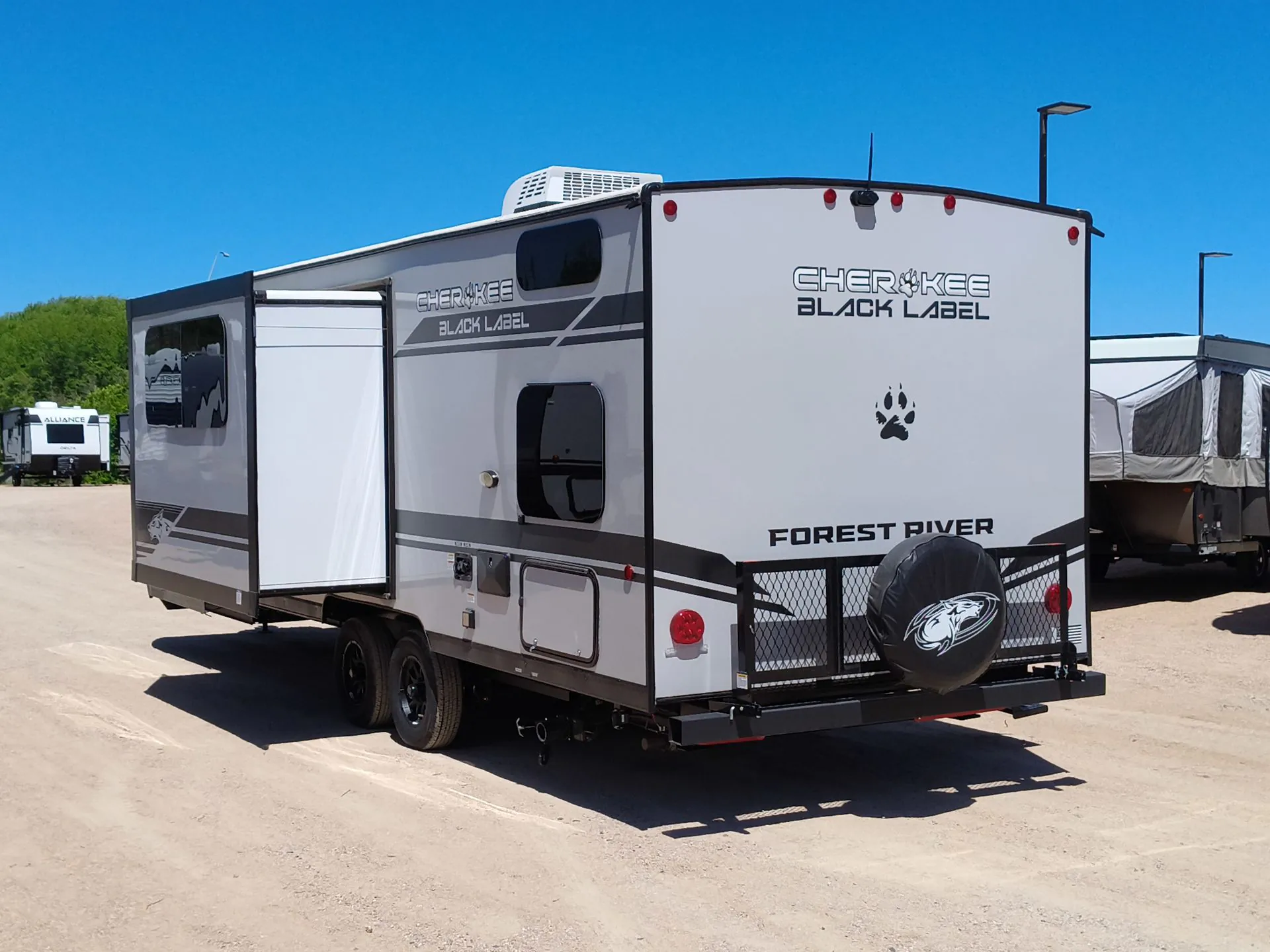 2026 Forest River Cherokee Grey Wolf Black Label 23DBHBL - Photo 4