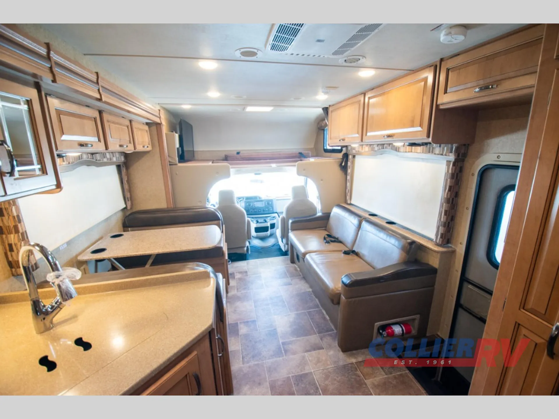 2017 Thor Motor Coach Chateau 31E - Photo 4