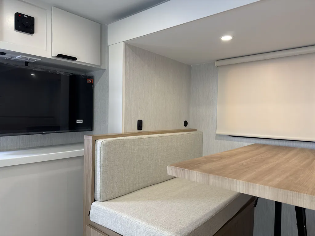 2027 Winnebago Micro Minnie 2108DS, Photos photo 7