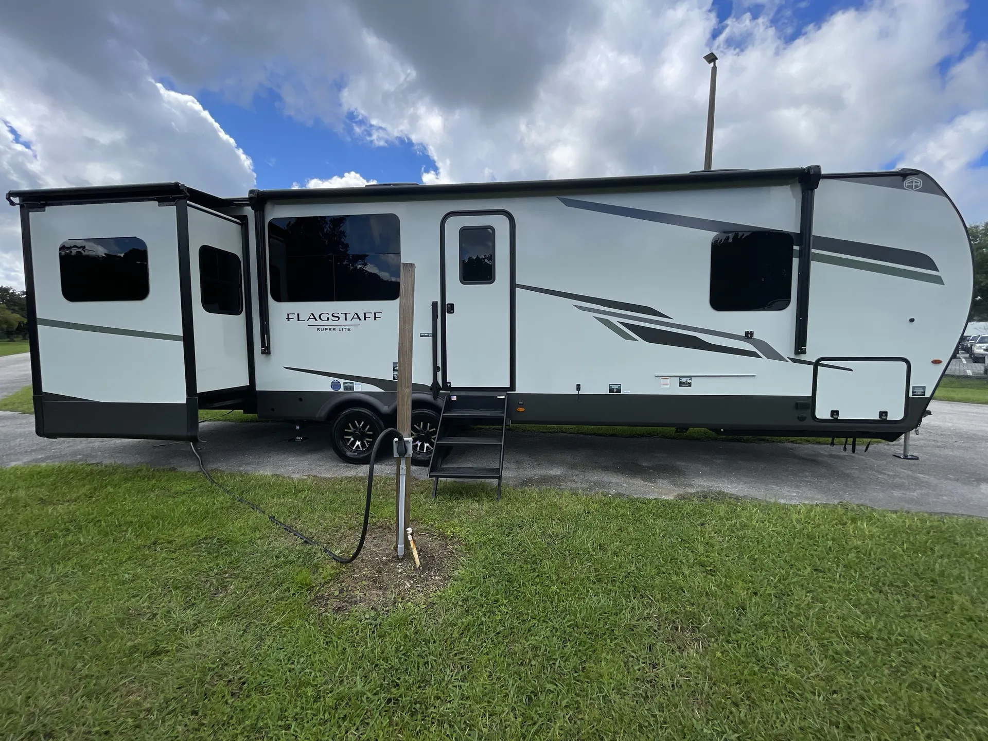 2027 Forest River Flagstaff Super Lite 29FBRL