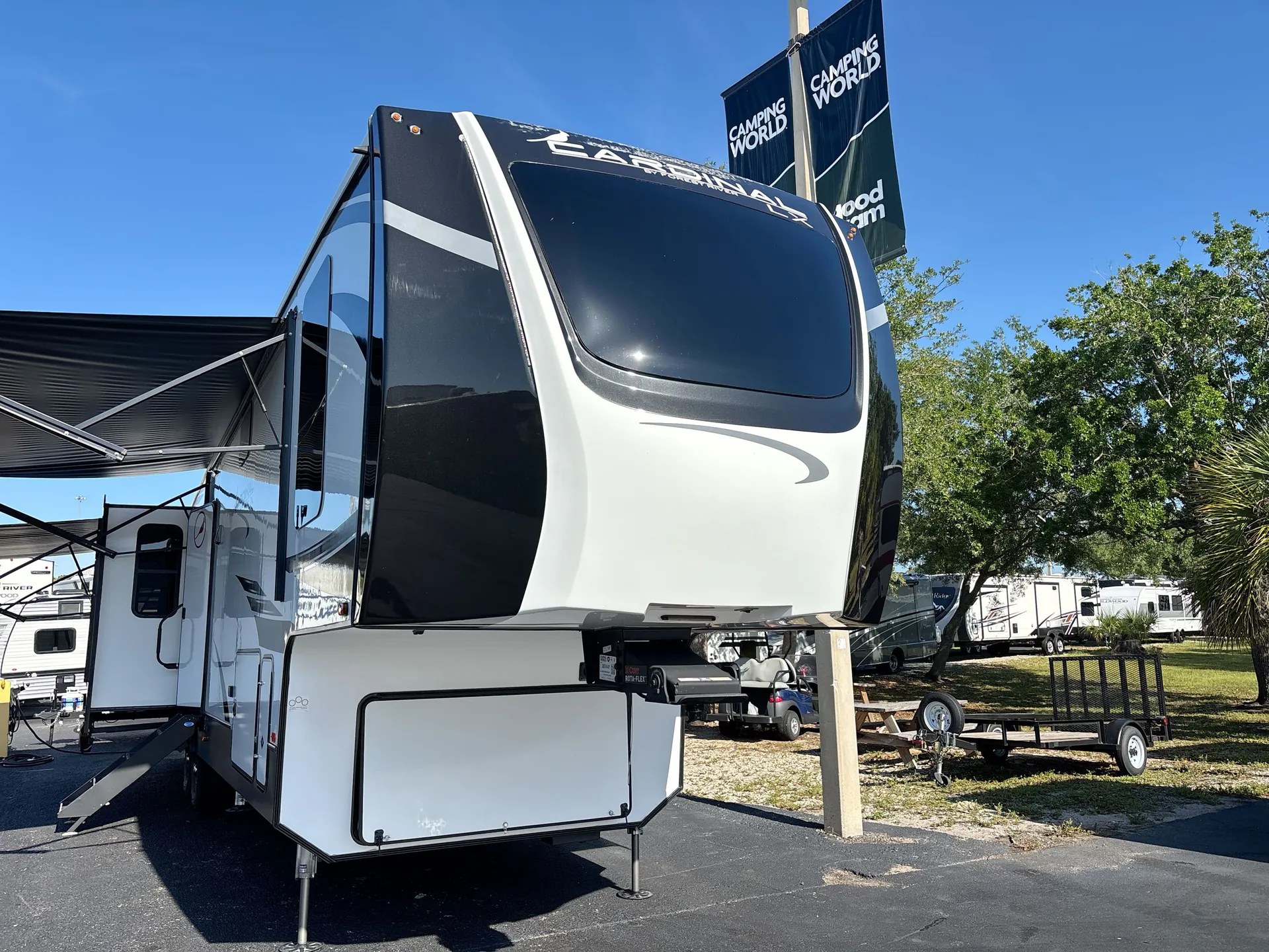 2022 Forest River Cardinal Luxury 380RLX