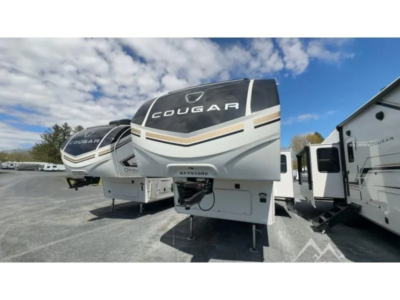 2025 Keystone Cougar Half-Ton 23MLE - Photo 4