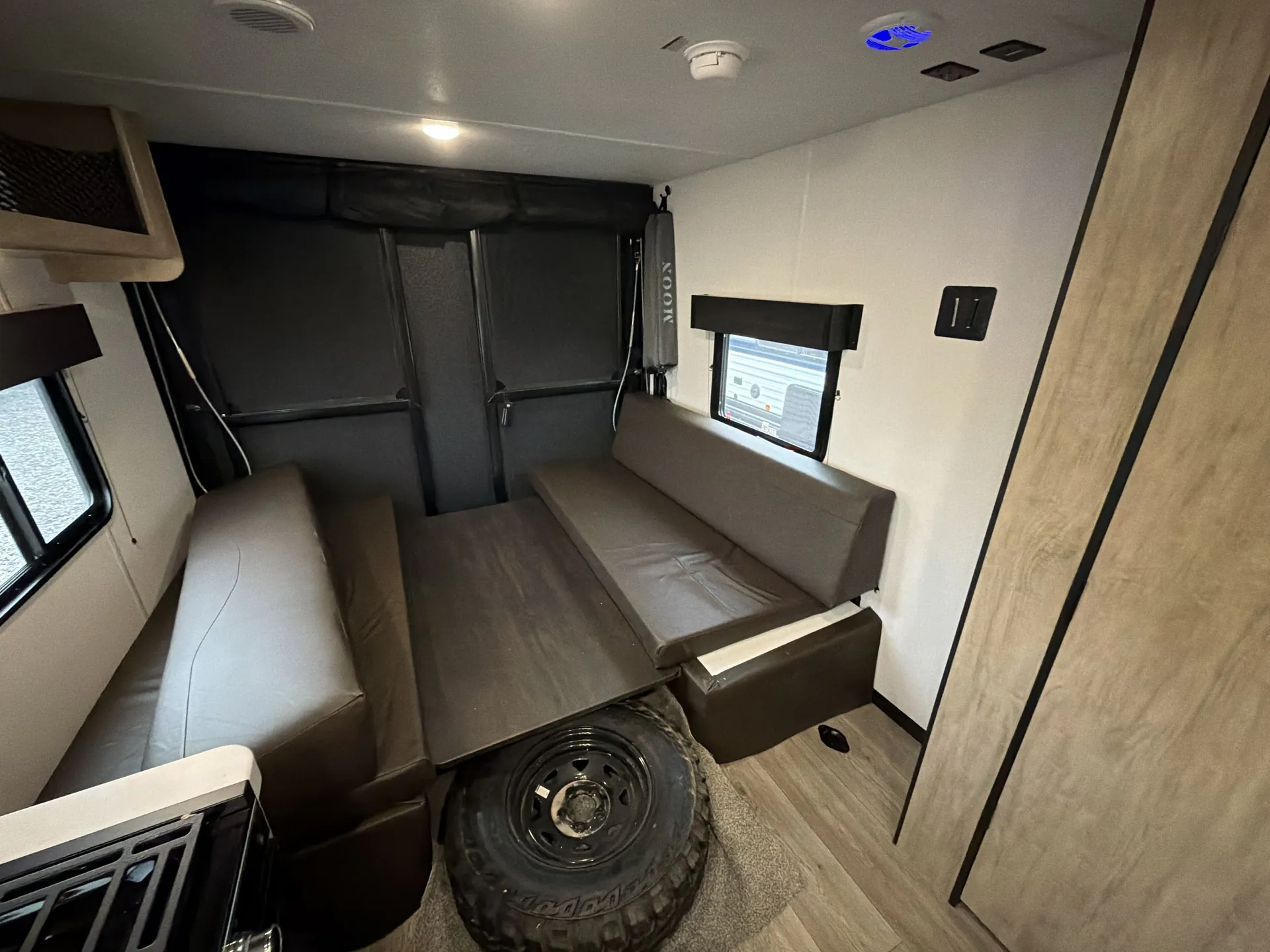 2027 Forest River Cherokee Grey Wolf 22RR — living area main