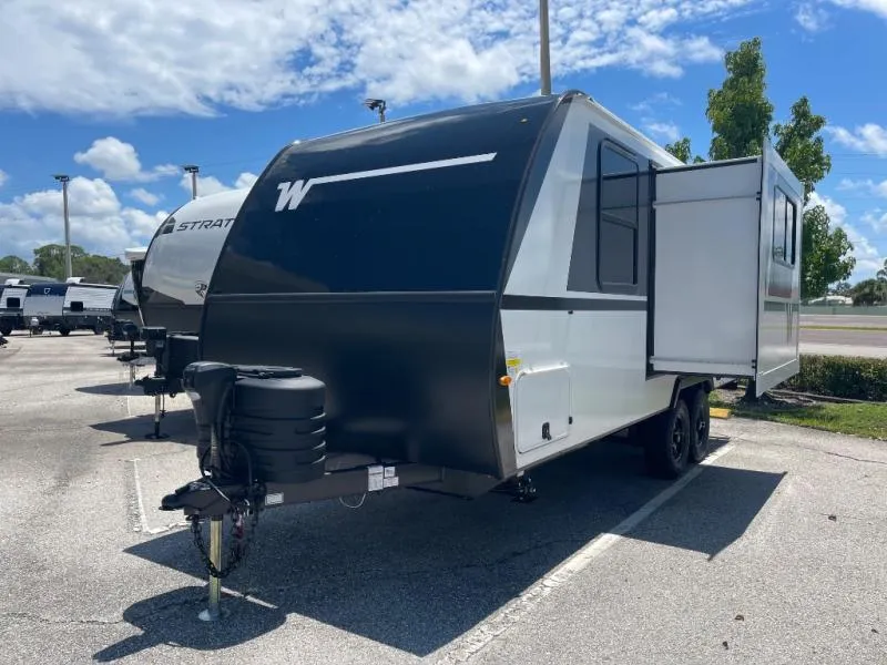 2026 Winnebago Micro Minnie 2108DS - Photo 4