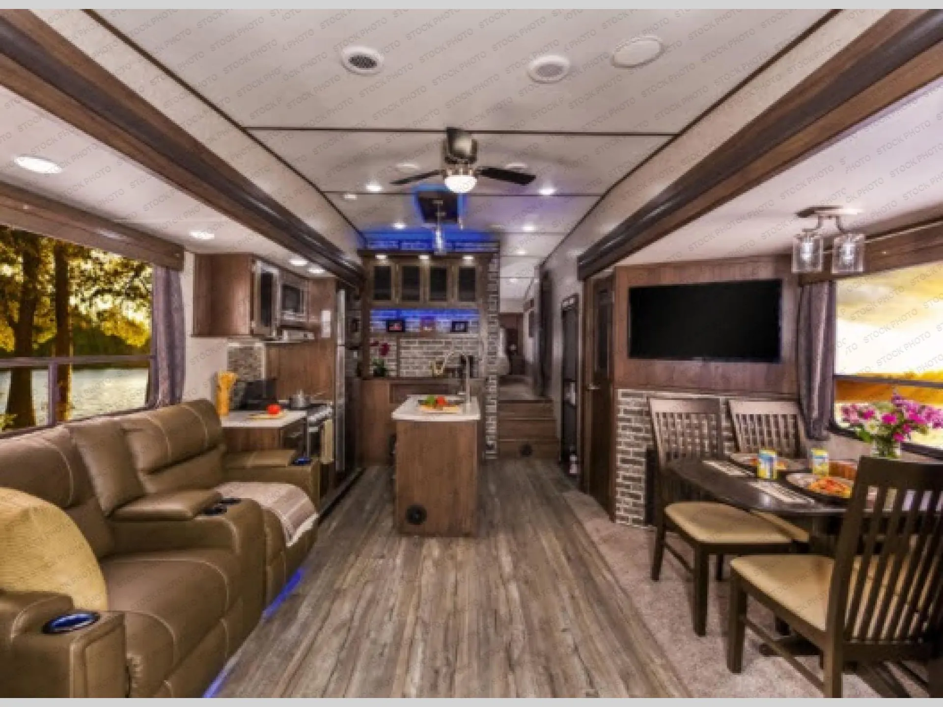 2018 Forest River RV Cherokee Arctic Wolf 285DRL4 - Photo 2