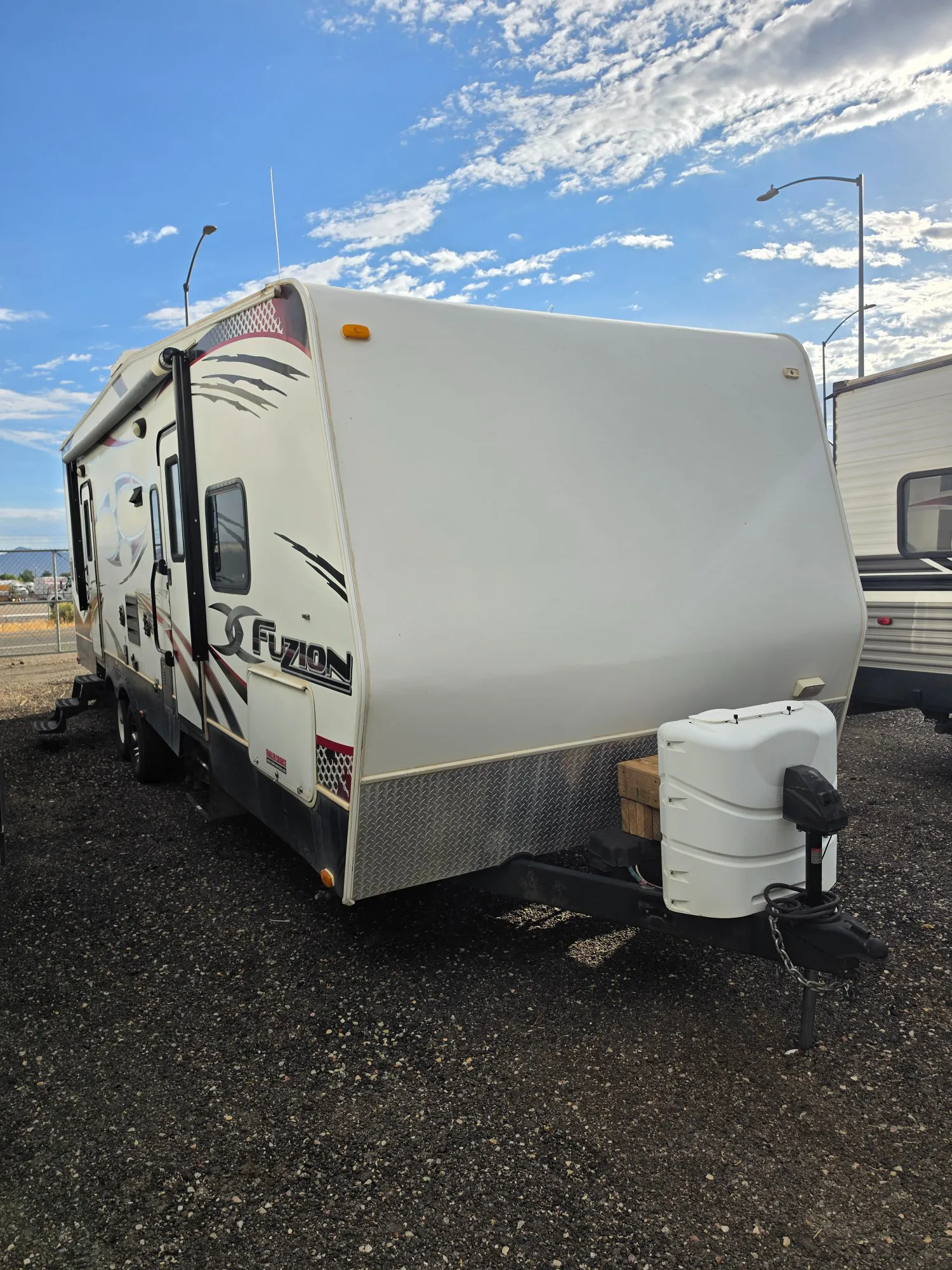 2012 Keystone Fuzion 300 - Photo 2