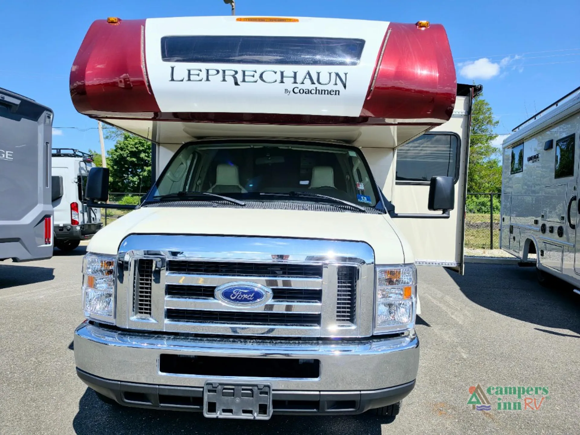 2020 Coachmen Leprechaun 240FS - Photo 4