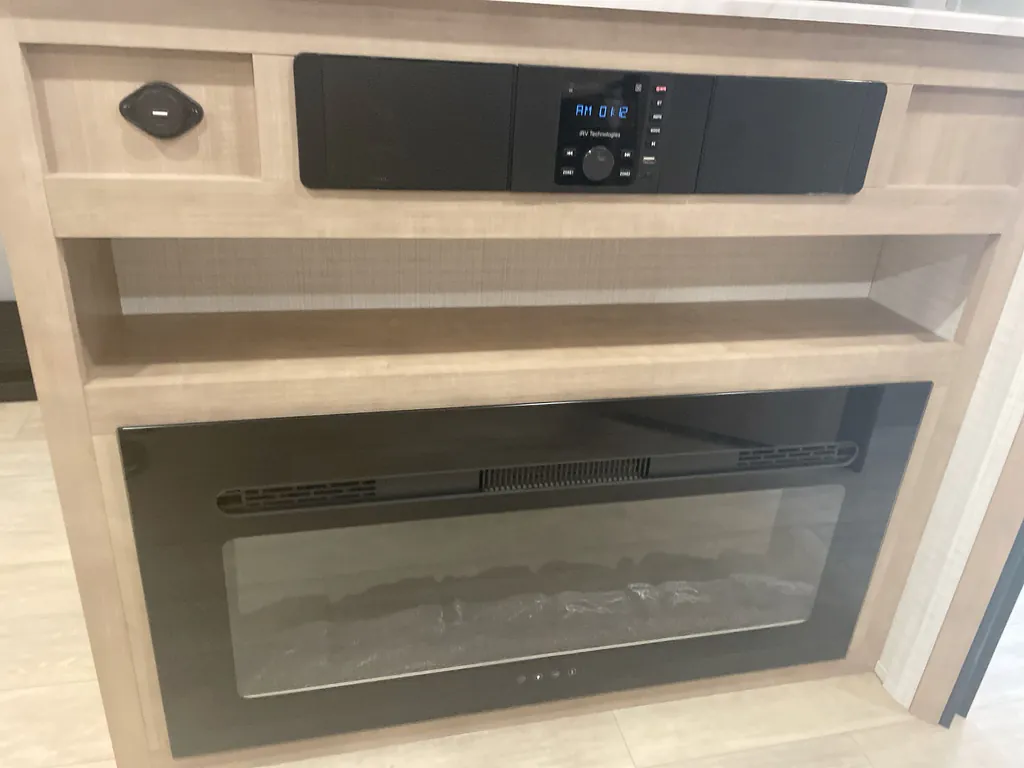2025 Forest River Solaire 2300FKBS, Photos photo 19