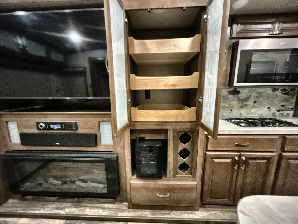 2019 Forest River Cedar Creek Champagne Edition 38EL, Photos photo 20
