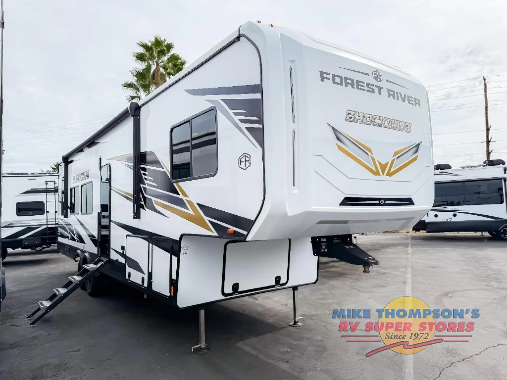 2026 Forest River Shockwave 3300 - Photo 2