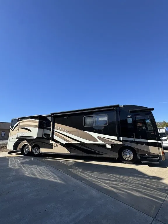 2011 Winnebago Ellipse 42QD - Main photo
