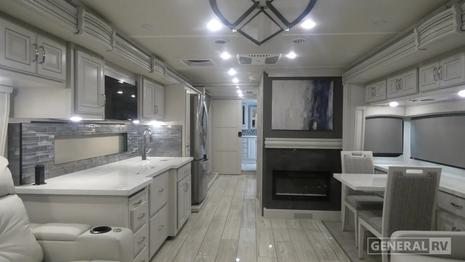 2026 Holiday Rambler Endeavor 38W - Photo 3