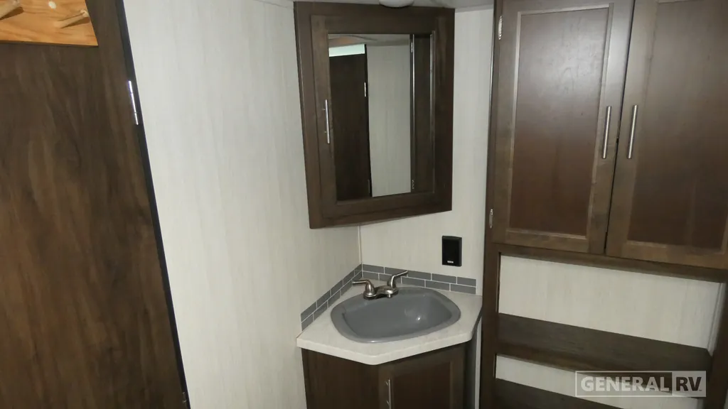 2020 Forest River Cherokee Grey Wolf 23MK, Photos photo 15