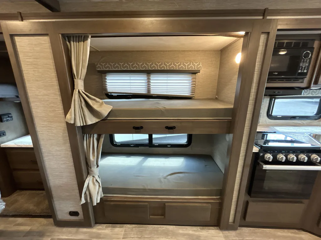 2022 Thor Motor Coach Freedom Traveler A32, Photos photo 17