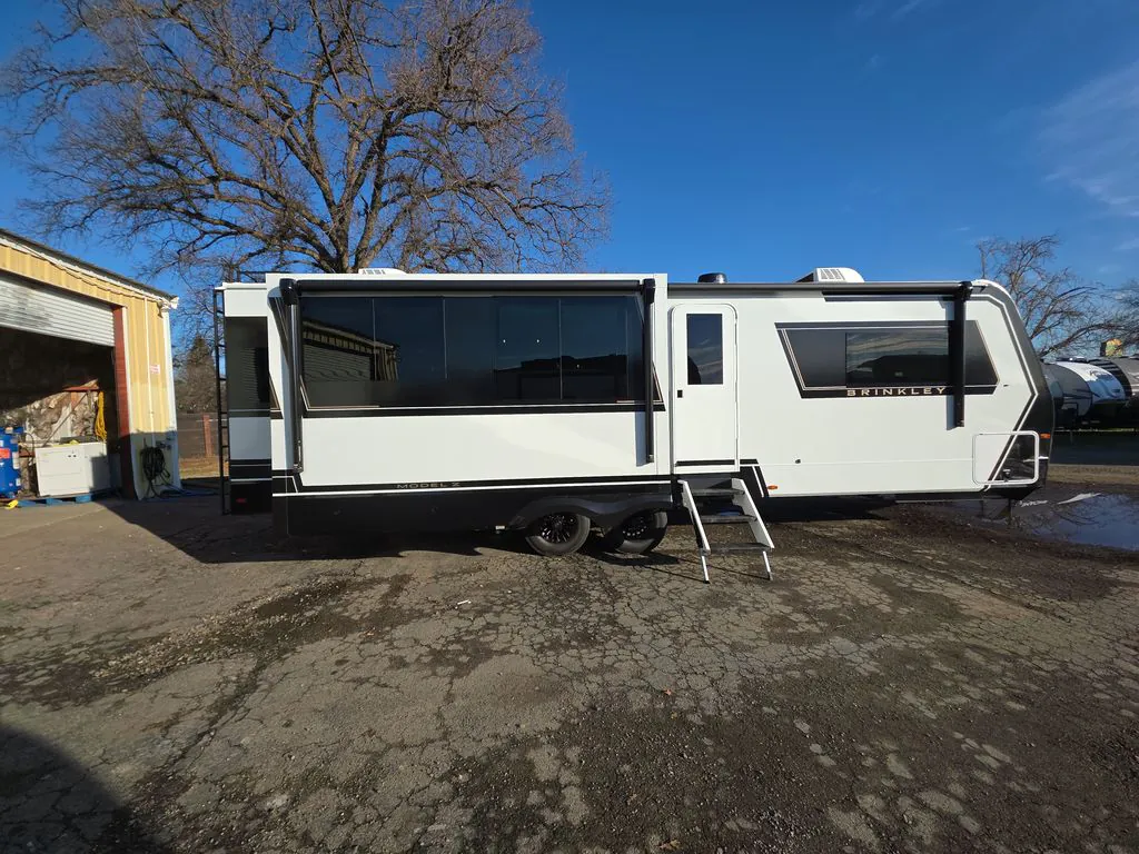2026 Brinkley Model Z Air 297, Photos photo 5