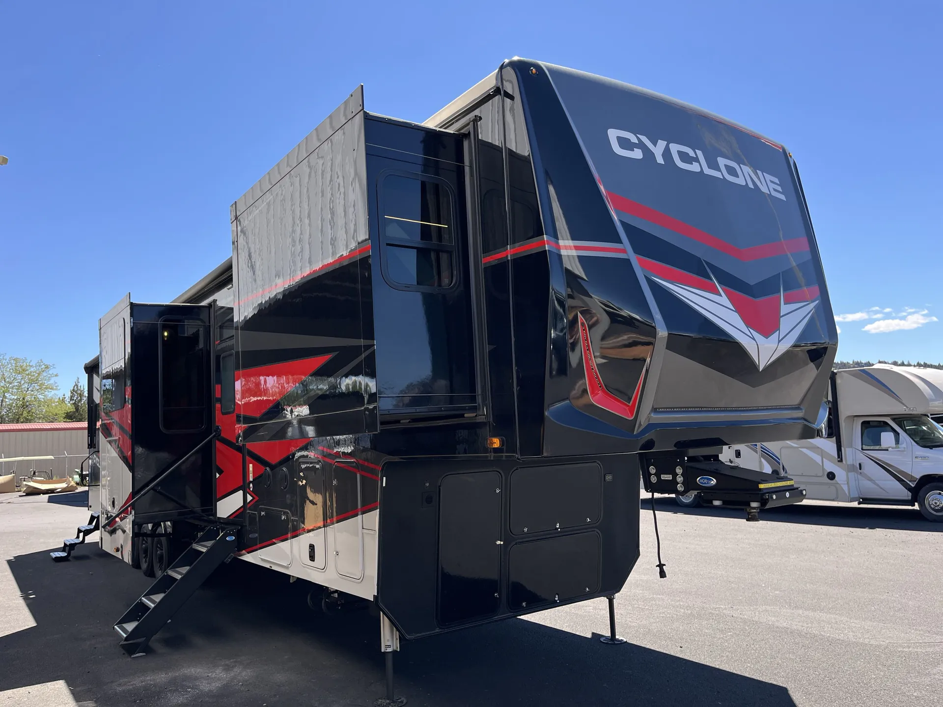 2025 Heartland Cyclone CY 4008