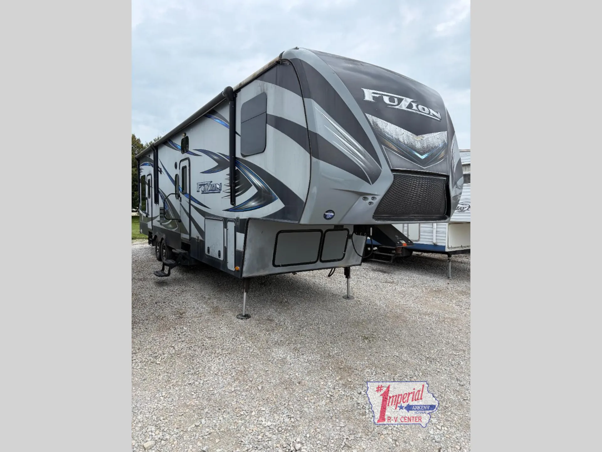 2015 Keystone Fuzion 325 - Photo 2