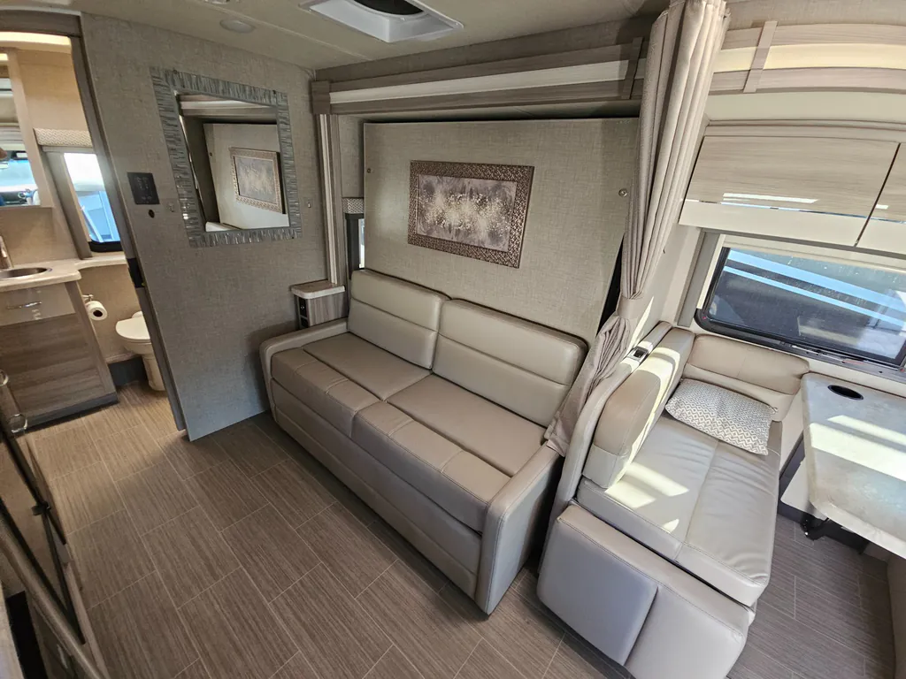 2021 Thor Motor Coach Tiburon 24FB, Photos photo 9