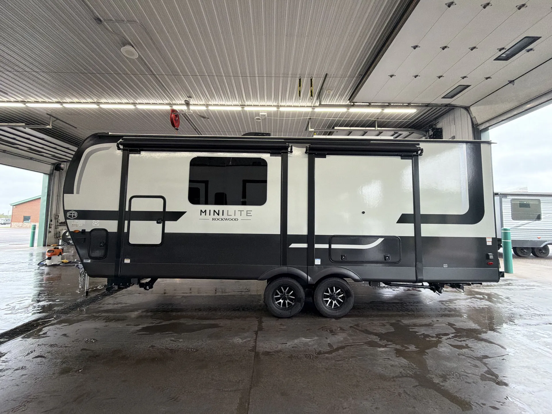 2027 Forest River Rockwood Mini Lite 2523MBR — off campside