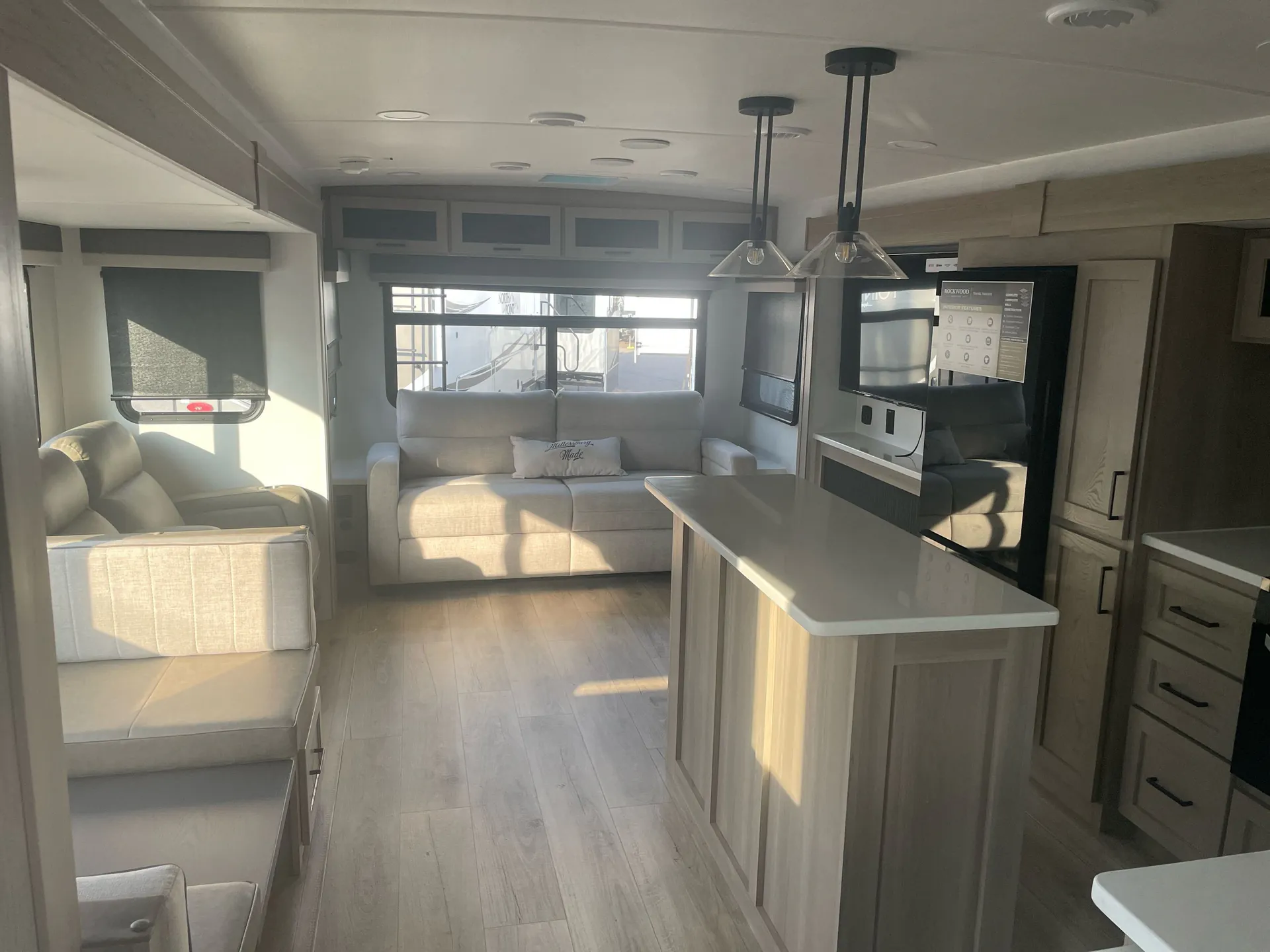 2026 Forest River Rockwood Ultra Lite 2906RL — living area main