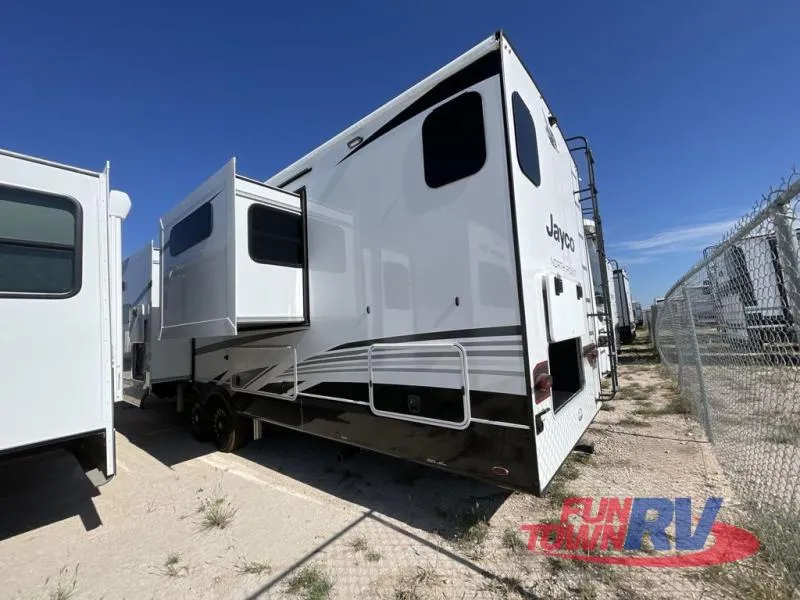 2026 Jayco North Point 382FLRB - Photo 4