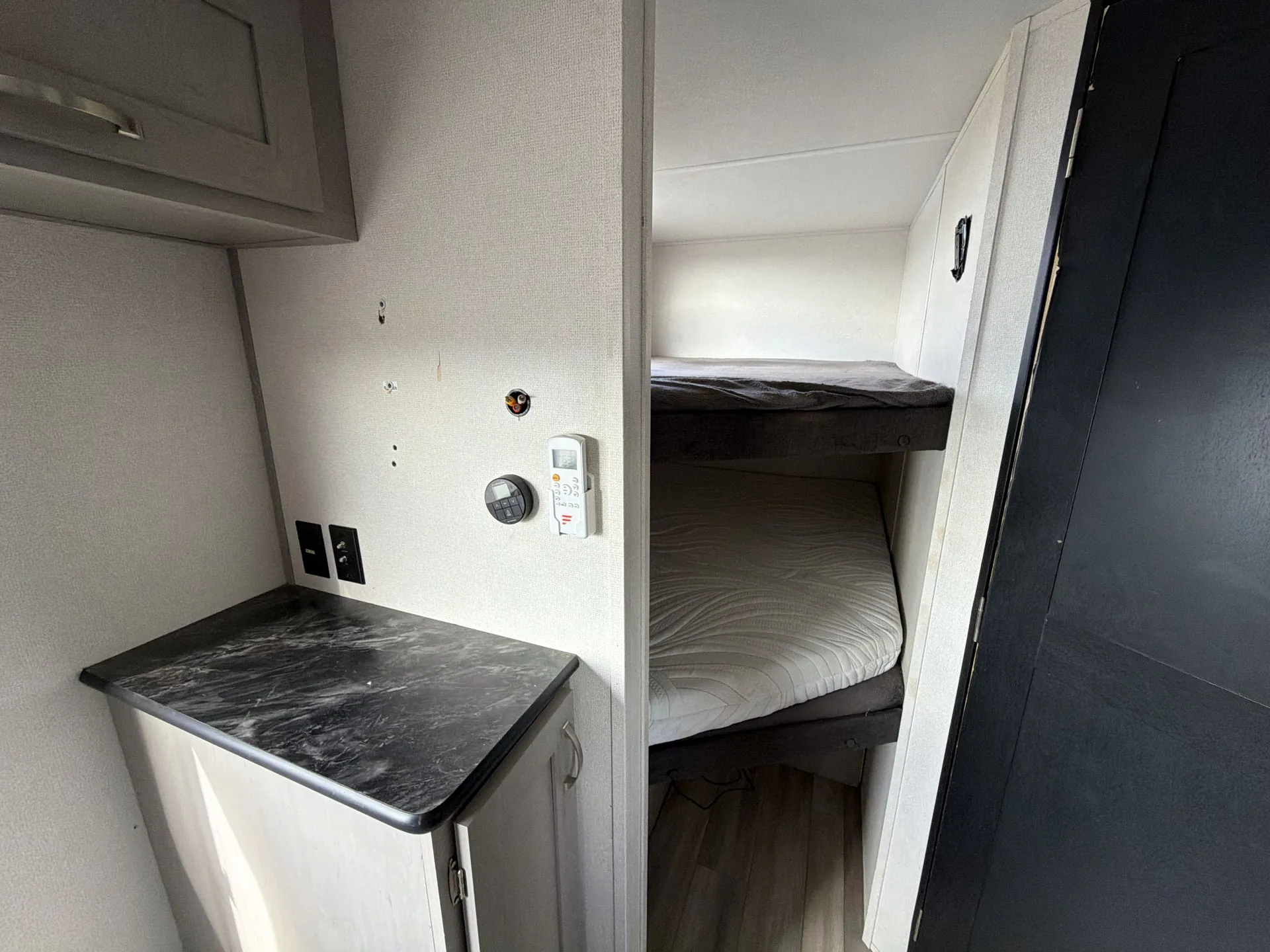 2022 Prime Time Tracer 200BHSLE — living area main
