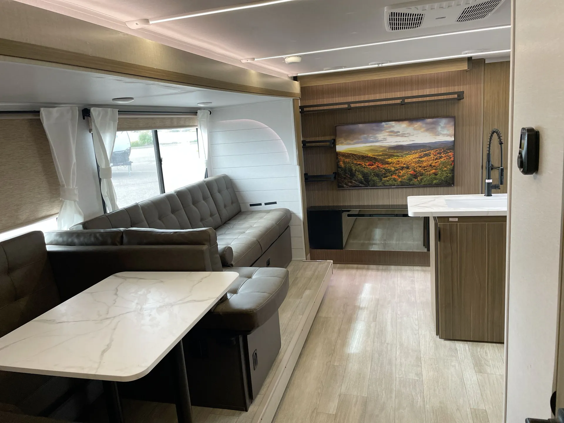 2027 Forest River Salem Cruise Lite 28VBXL — living area main