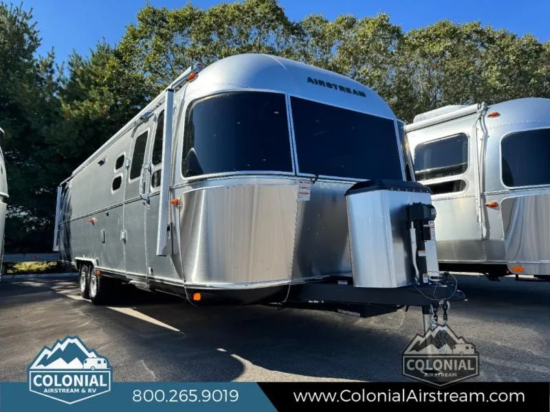 2026 Airstream Classic 30RB - Photo 2