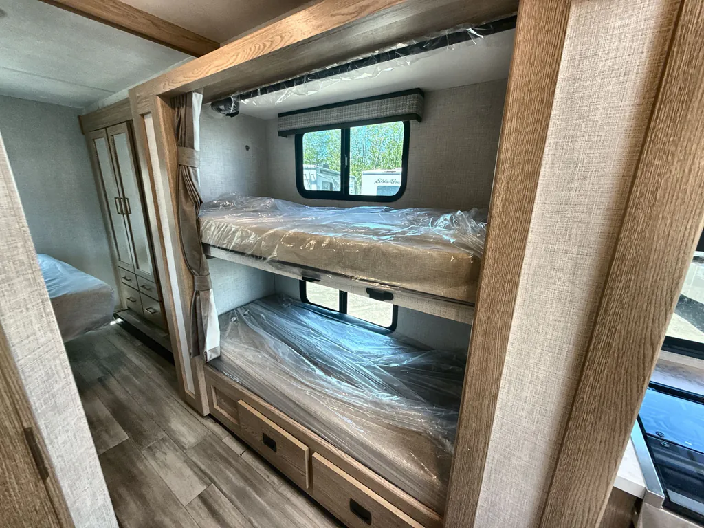 2027 Thor Motor Coach Freedom Elite 31FE, Photos photo 13
