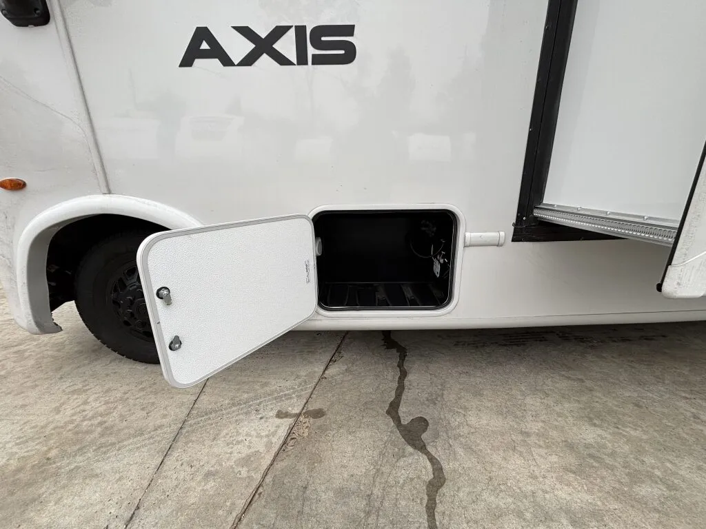 2026 Thor Motor Coach Axis 281 - Photo 3