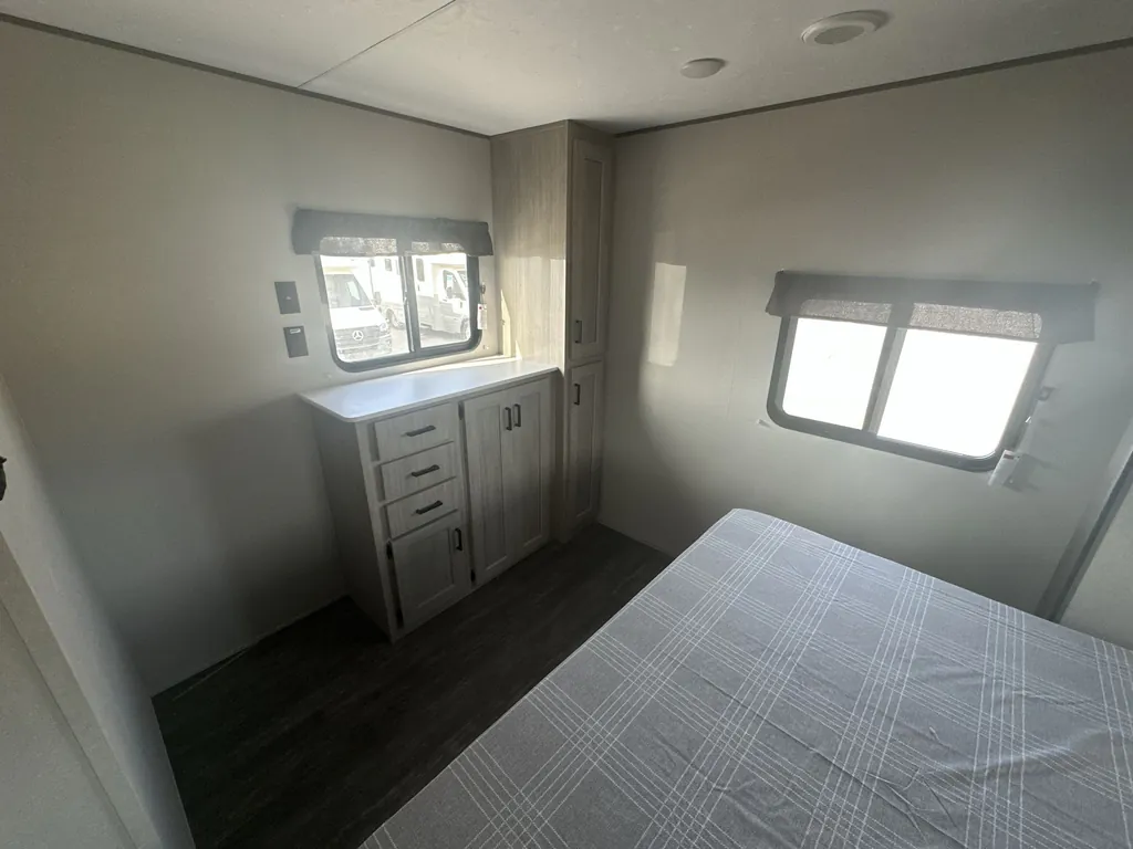 2026 Forest River Aurora 34BHTS 2 QUEEN BEDS, Photos photo 24