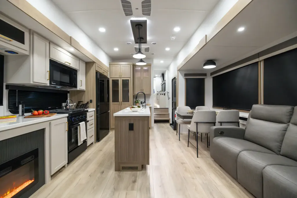 2027 Forest River Rockwood Signature 401SFB, Photos photo 8