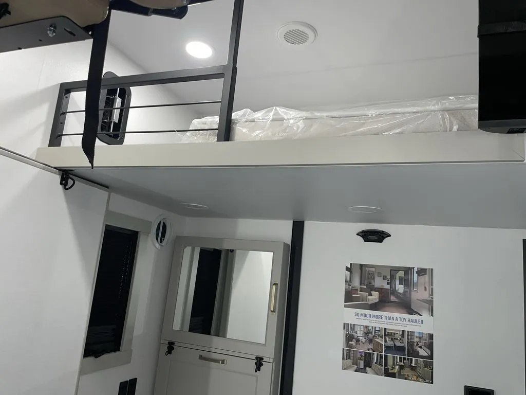 2026 Brinkley Model G 4150, Photos photo 14