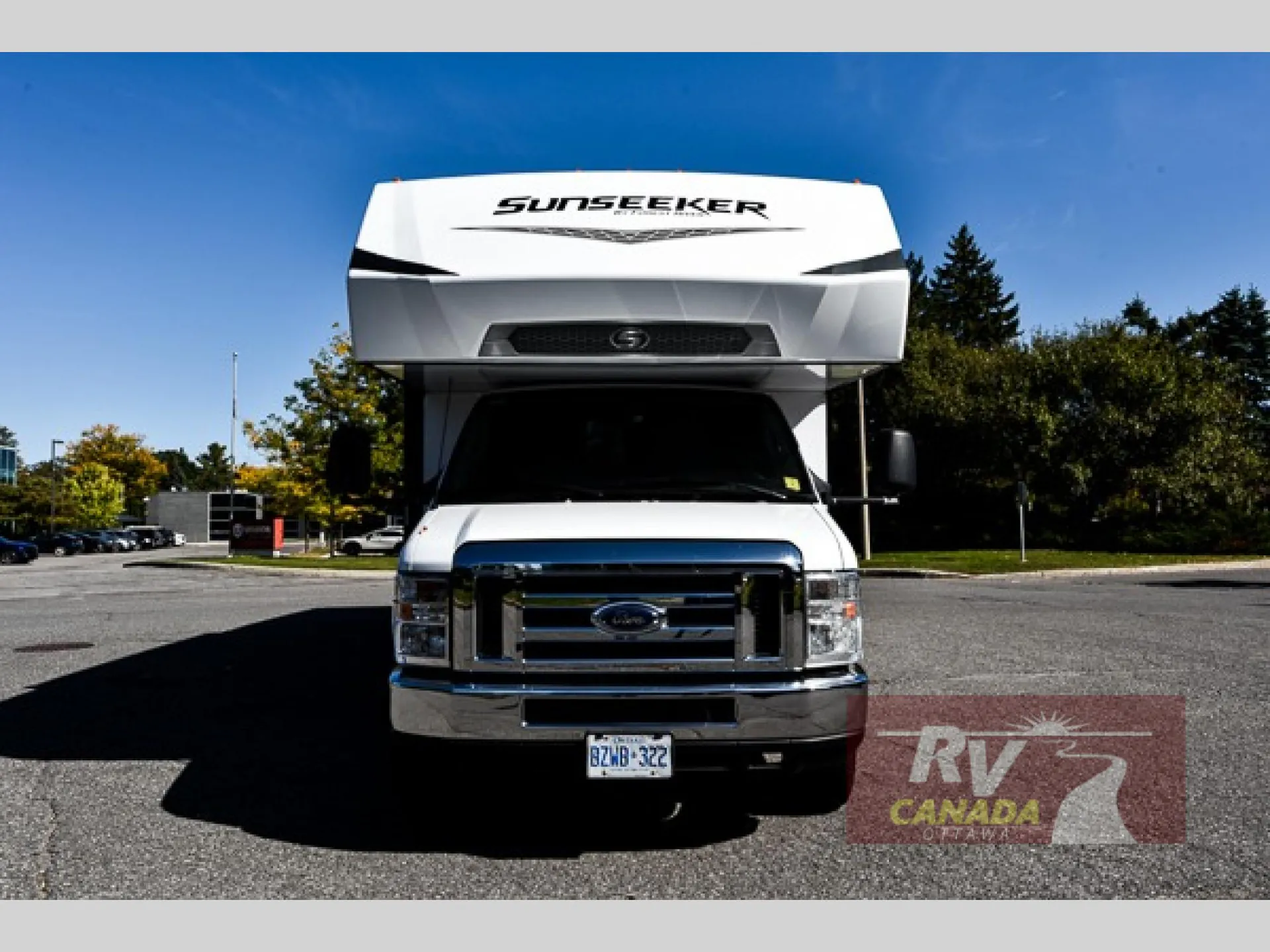 2024 Forest River Sunseeker LE 3250DSLE - Photo 4