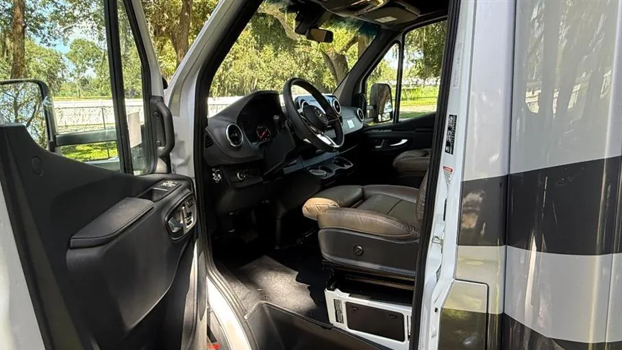 2027 Tiffin Wayfarer 25 PW, Photos photo 9