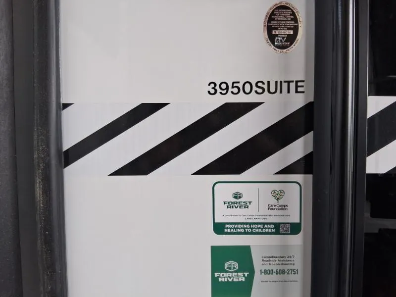 2026 Forest River Cherokee Arctic Wolf Suite 3950 SUITE - Photo 4