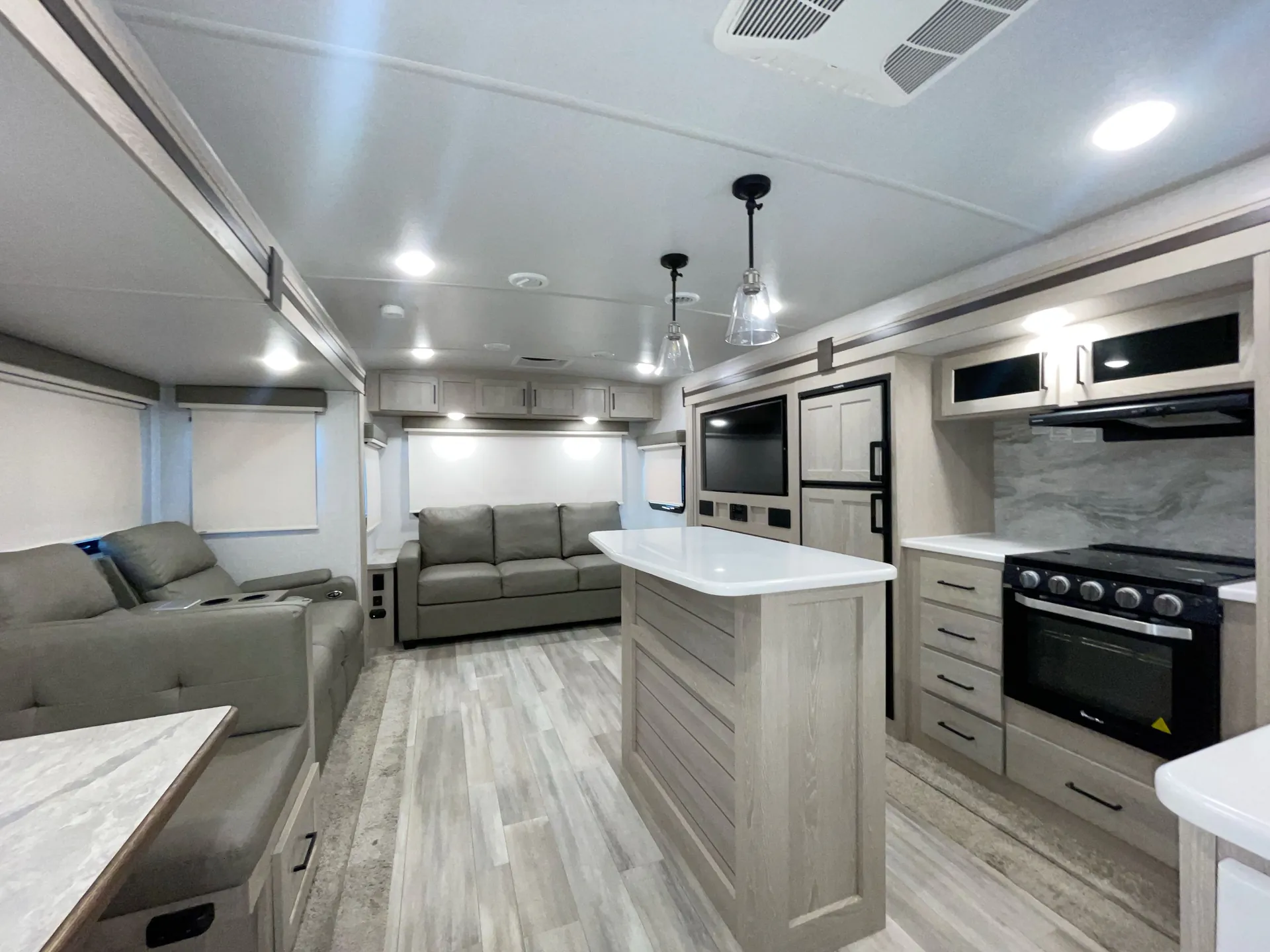 2021 Forest River Rockwood Ultra Lite 2906BS — living area main